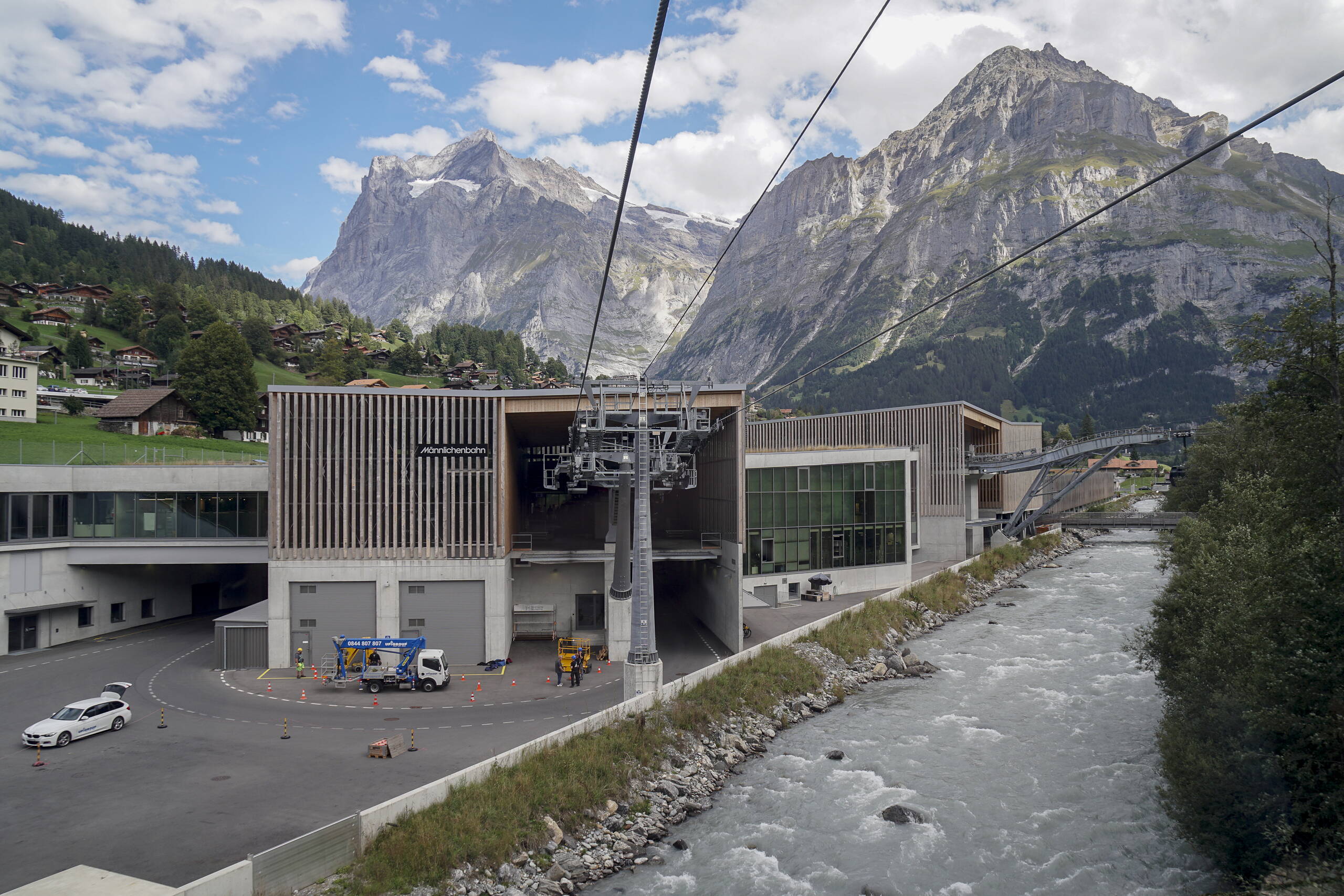 Talstation V-Bahn Talstation der Männlichenbahn im Terminal Grindelwald Grund