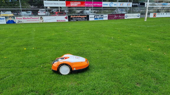 Sponsored by IBI: einer der vier neuen Mähroboter
