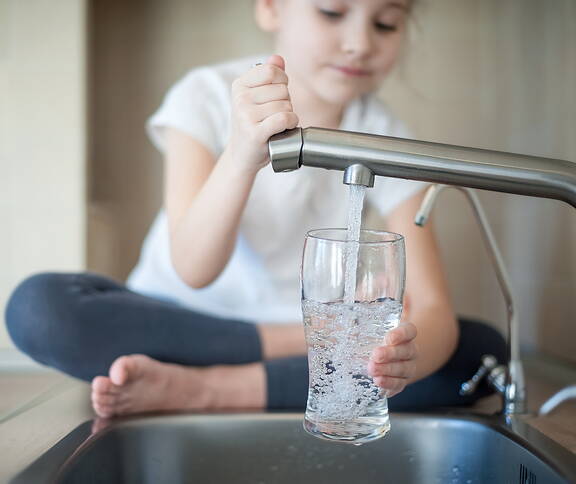 Leitungswasser: Gesund, praktisch und unschlagbar günstig.