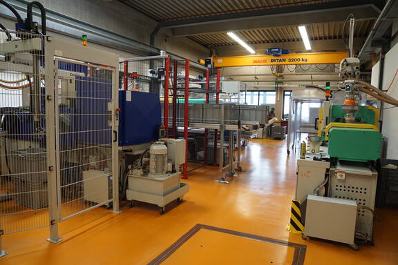 Hoher Automatisierungsgrad: Sechs Maschinen produzieren rund um die Uhr.

